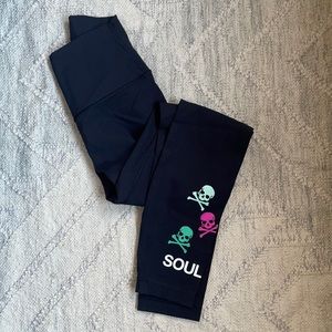 Lululemon Wunder Under High-Rise Tight 25". Size 4. Soulcycle. Black.